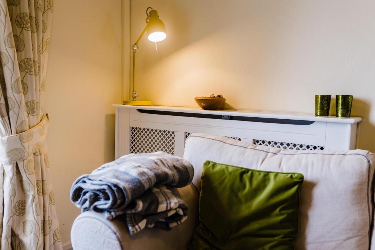 May Tree Cottage Manorbier 5 Mins From The Beach Sleeps 4 Exteriör bild