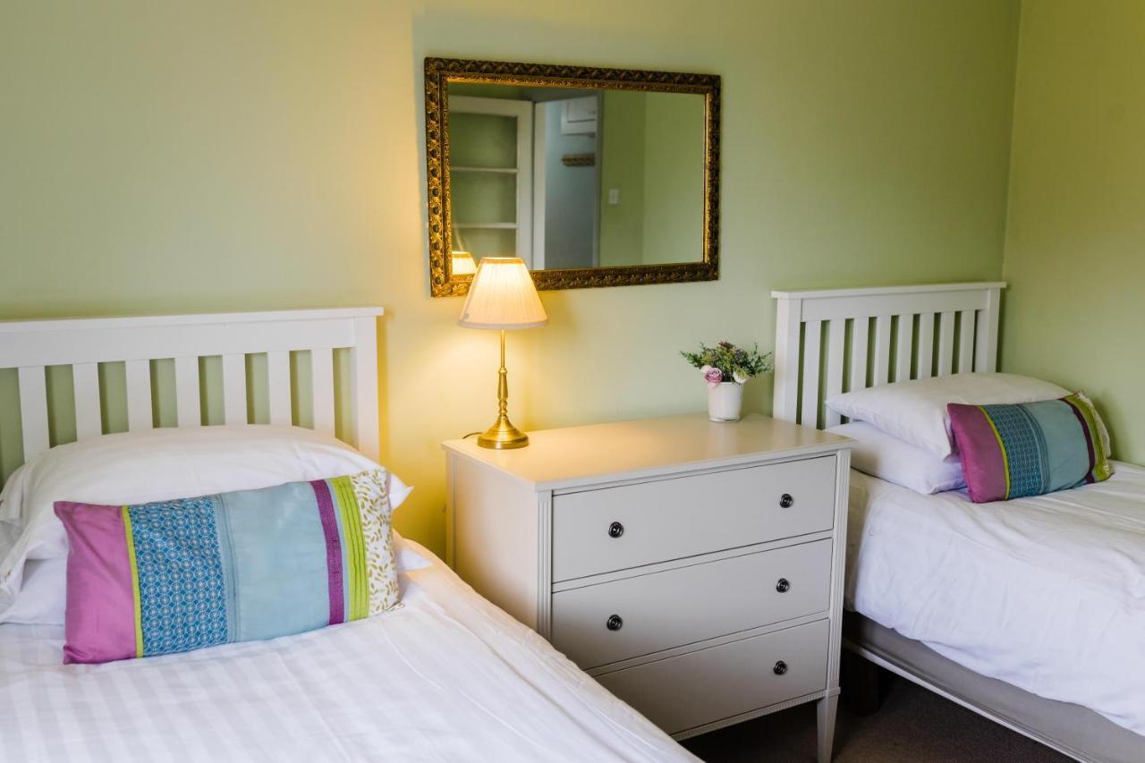 May Tree Cottage Manorbier 5 Mins From The Beach Sleeps 4 Exteriör bild