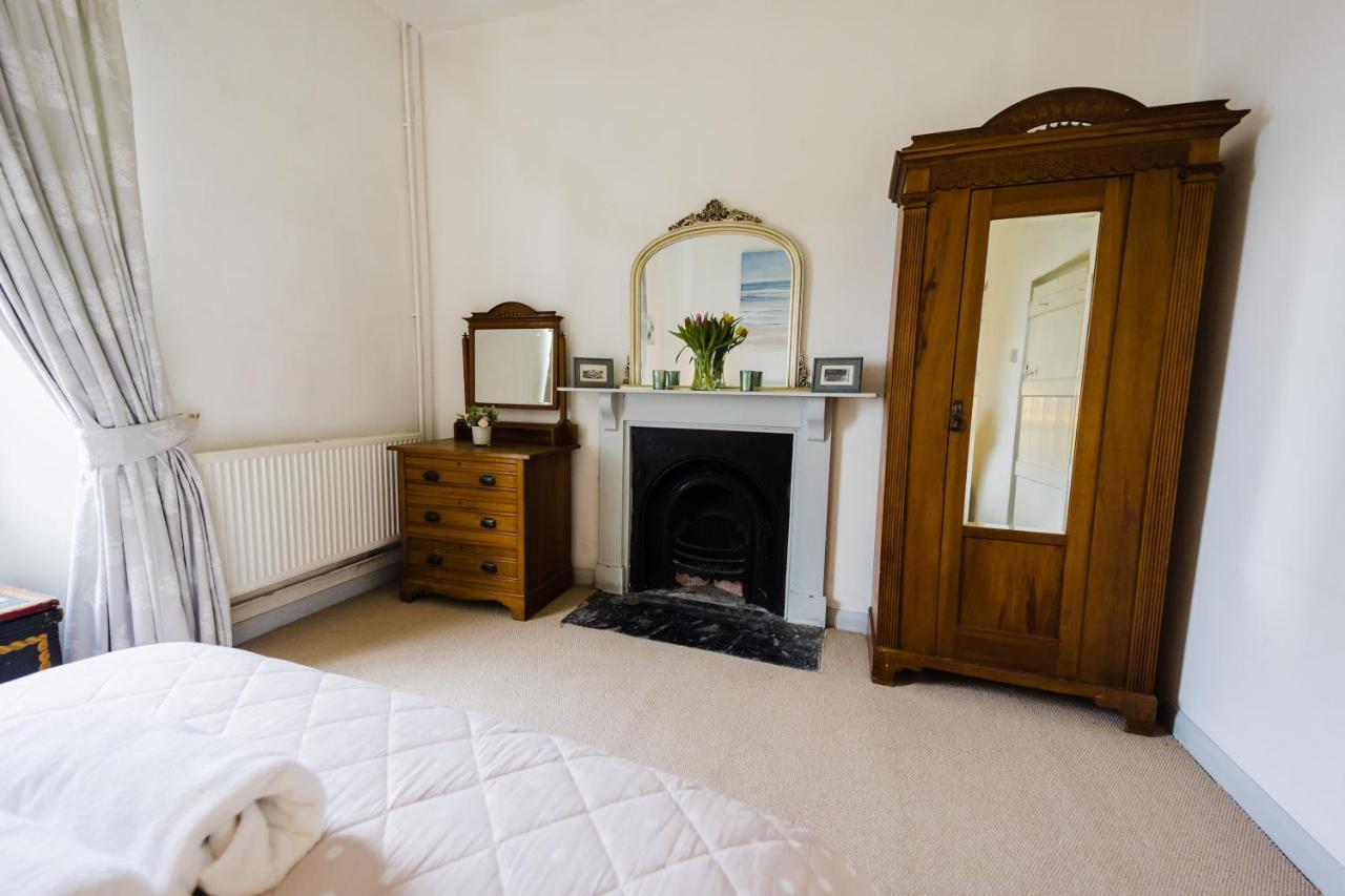 May Tree Cottage Manorbier 5 Mins From The Beach Sleeps 4 Exteriör bild