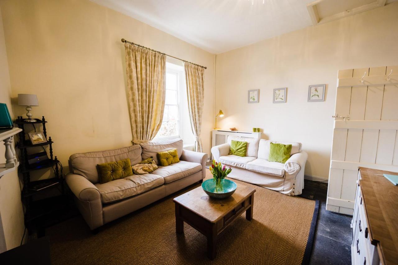 May Tree Cottage Manorbier 5 Mins From The Beach Sleeps 4 Exteriör bild