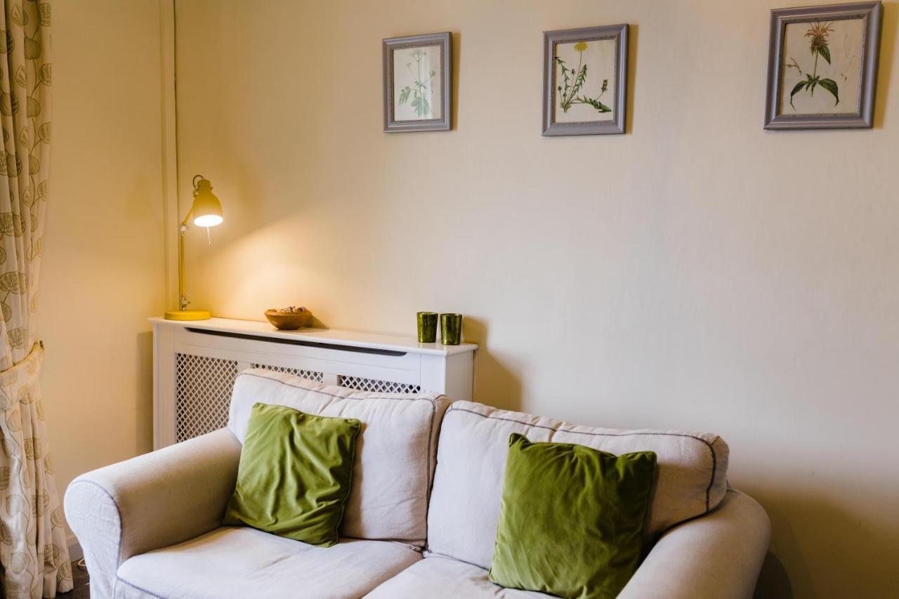 May Tree Cottage Manorbier 5 Mins From The Beach Sleeps 4 Exteriör bild
