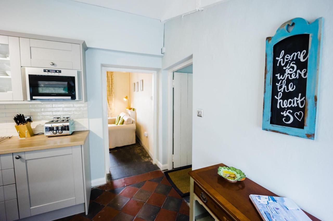 May Tree Cottage Manorbier 5 Mins From The Beach Sleeps 4 Exteriör bild