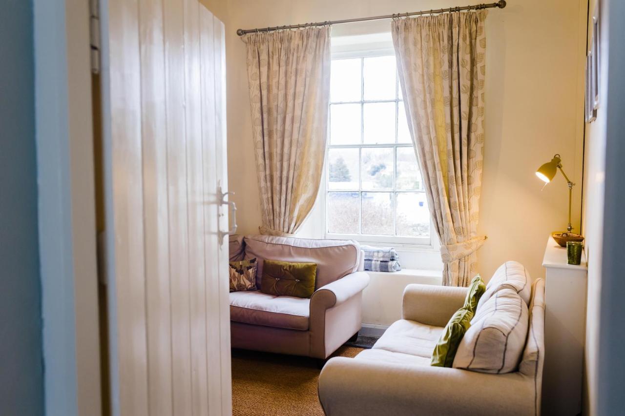 May Tree Cottage Manorbier 5 Mins From The Beach Sleeps 4 Exteriör bild