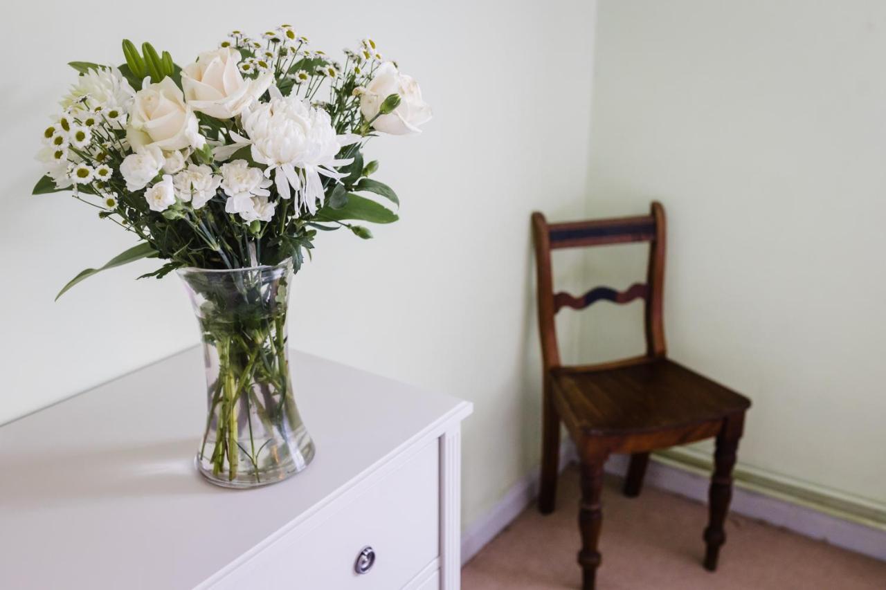 May Tree Cottage Manorbier 5 Mins From The Beach Sleeps 4 Exteriör bild