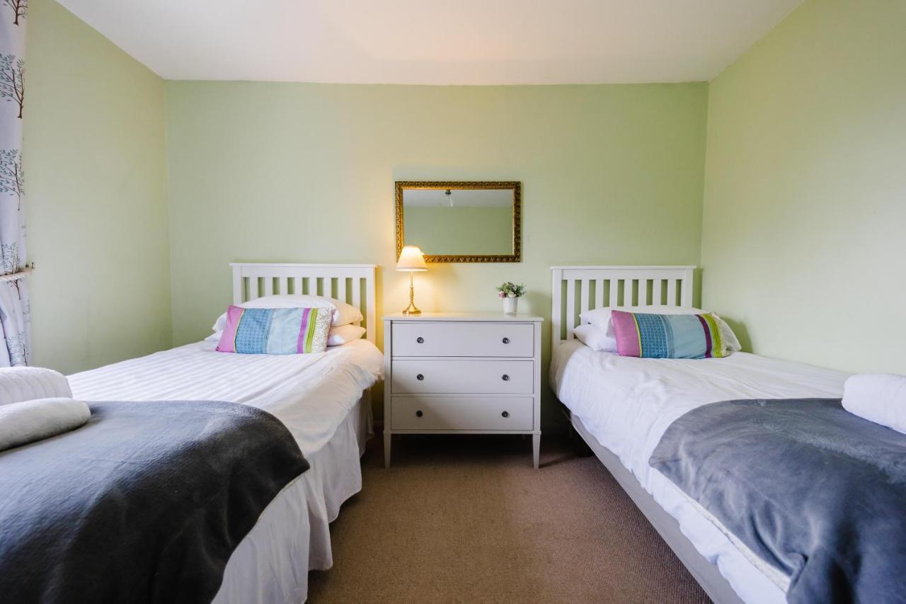 May Tree Cottage Manorbier 5 Mins From The Beach Sleeps 4 Exteriör bild