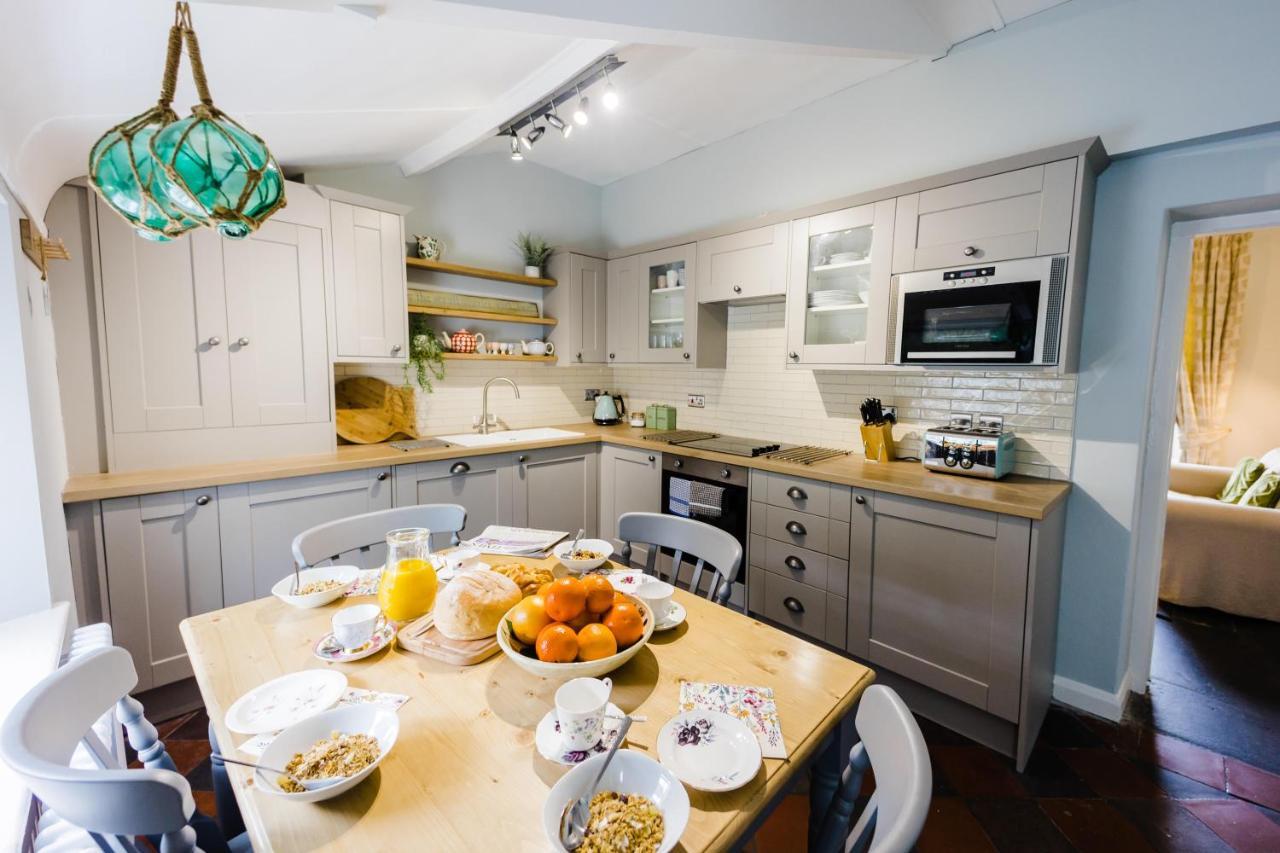 May Tree Cottage Manorbier 5 Mins From The Beach Sleeps 4 Exteriör bild