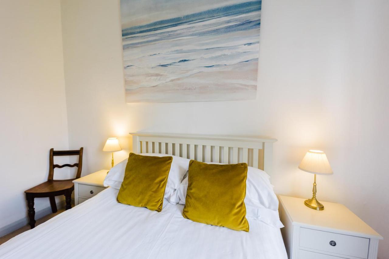 May Tree Cottage Manorbier 5 Mins From The Beach Sleeps 4 Exteriör bild