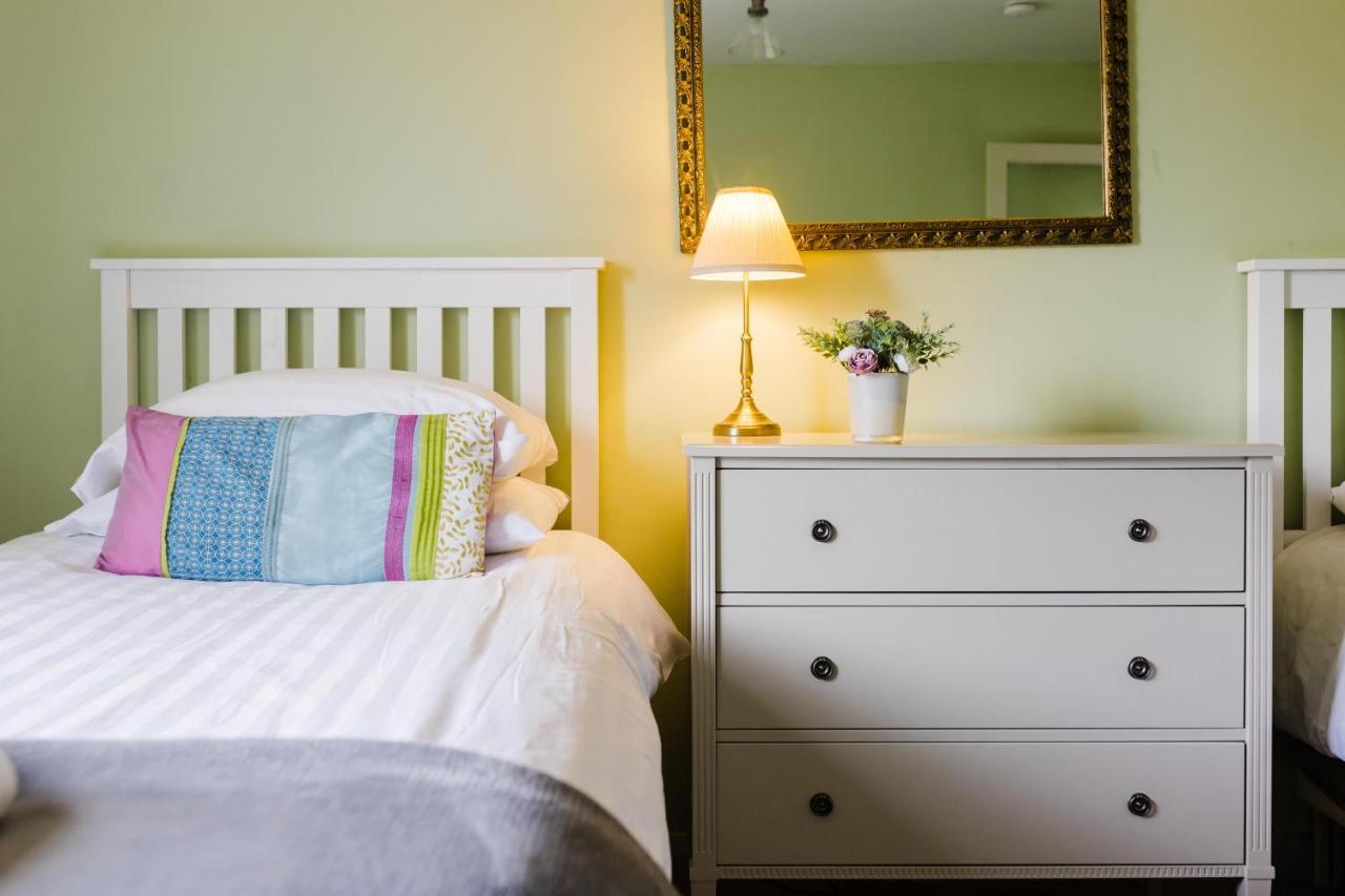 May Tree Cottage Manorbier 5 Mins From The Beach Sleeps 4 Exteriör bild