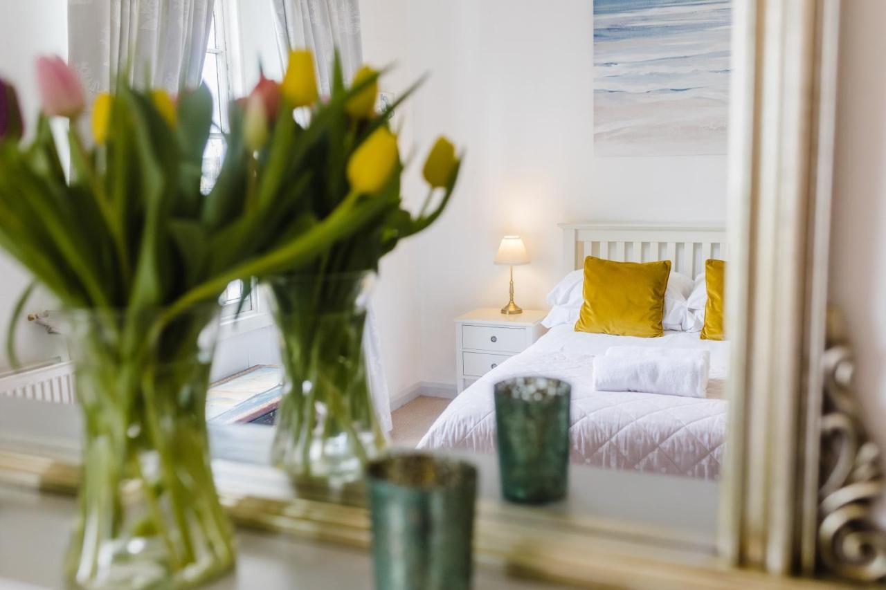 May Tree Cottage Manorbier 5 Mins From The Beach Sleeps 4 Exteriör bild