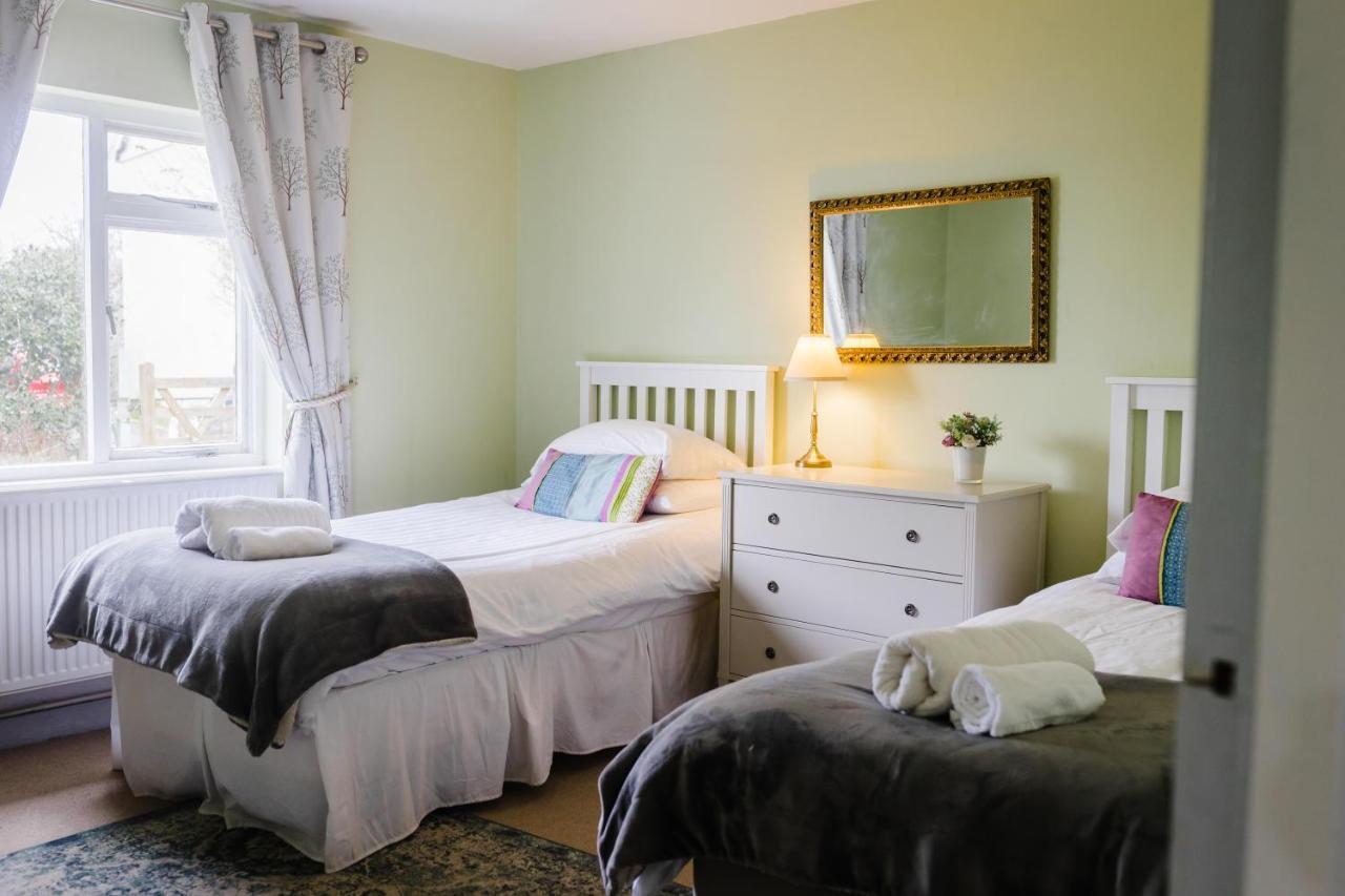 May Tree Cottage Manorbier 5 Mins From The Beach Sleeps 4 Exteriör bild