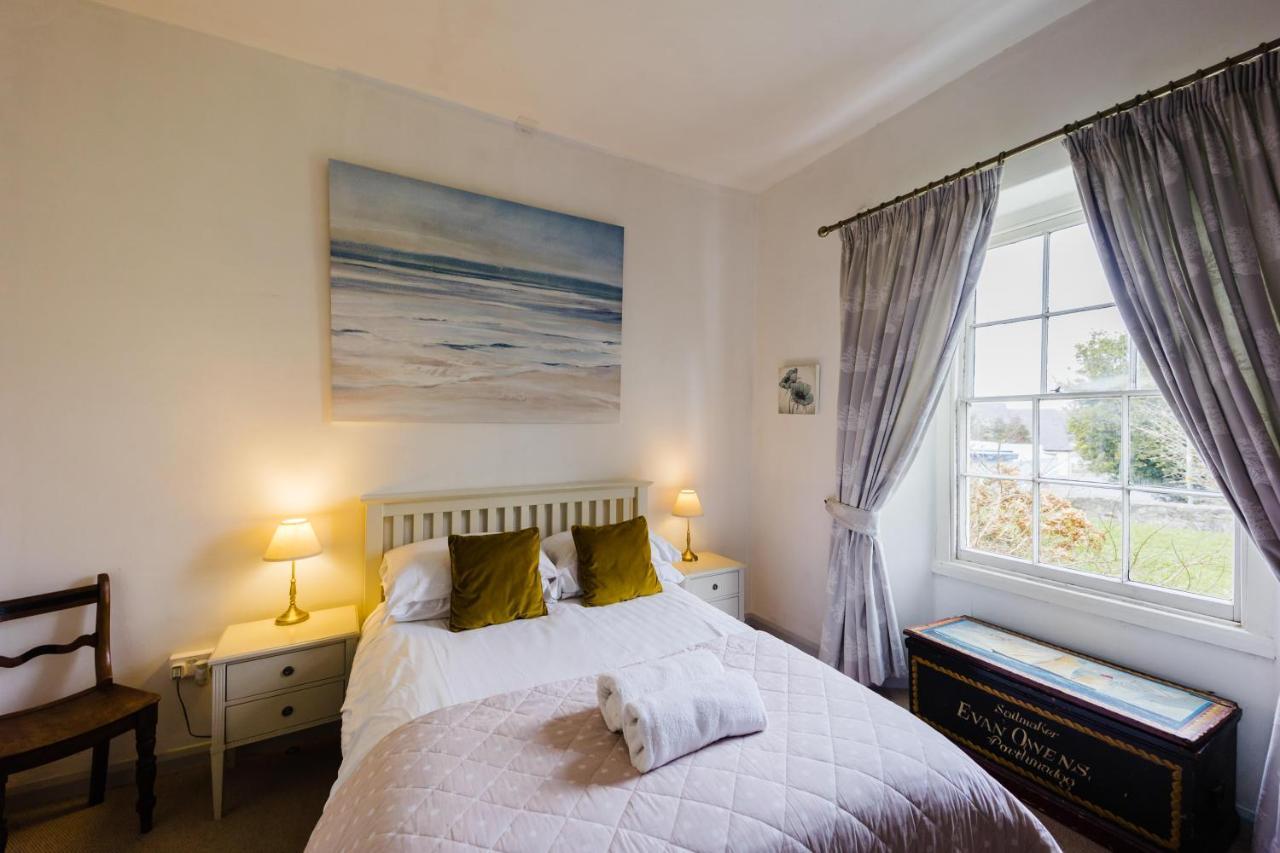 May Tree Cottage Manorbier 5 Mins From The Beach Sleeps 4 Exteriör bild