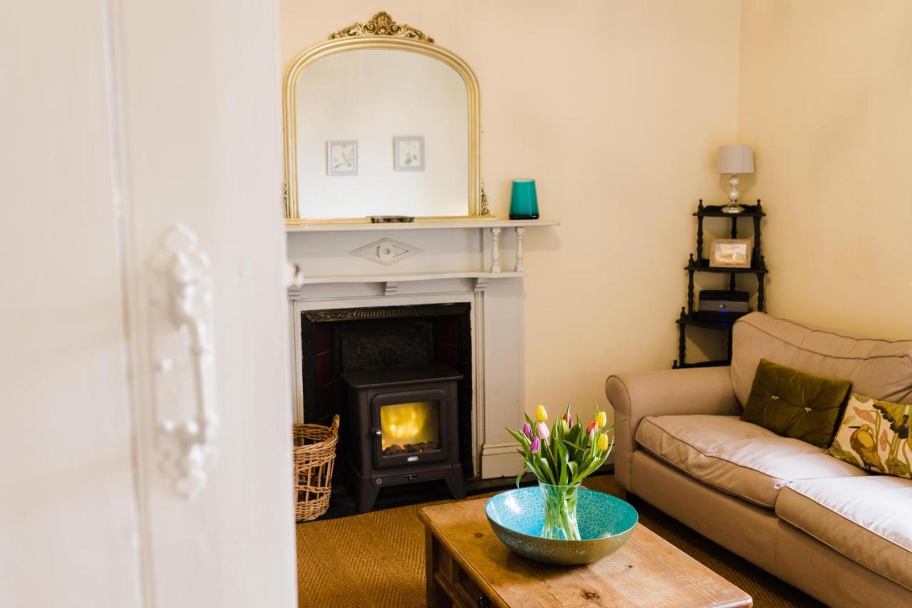 May Tree Cottage Manorbier 5 Mins From The Beach Sleeps 4 Exteriör bild