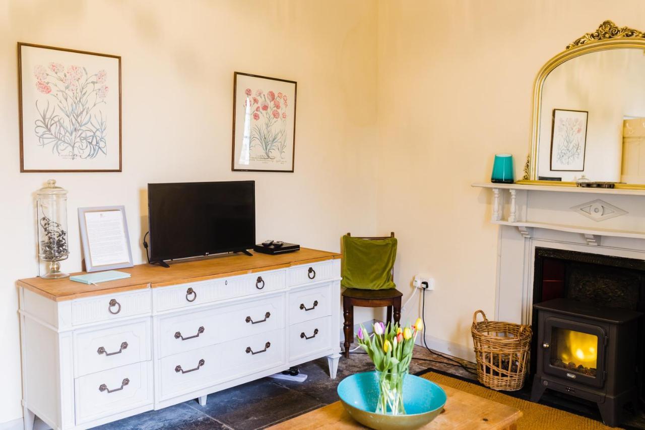 May Tree Cottage Manorbier 5 Mins From The Beach Sleeps 4 Exteriör bild