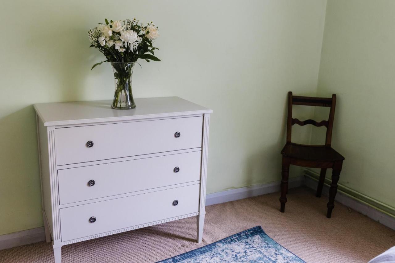 May Tree Cottage Manorbier 5 Mins From The Beach Sleeps 4 Exteriör bild