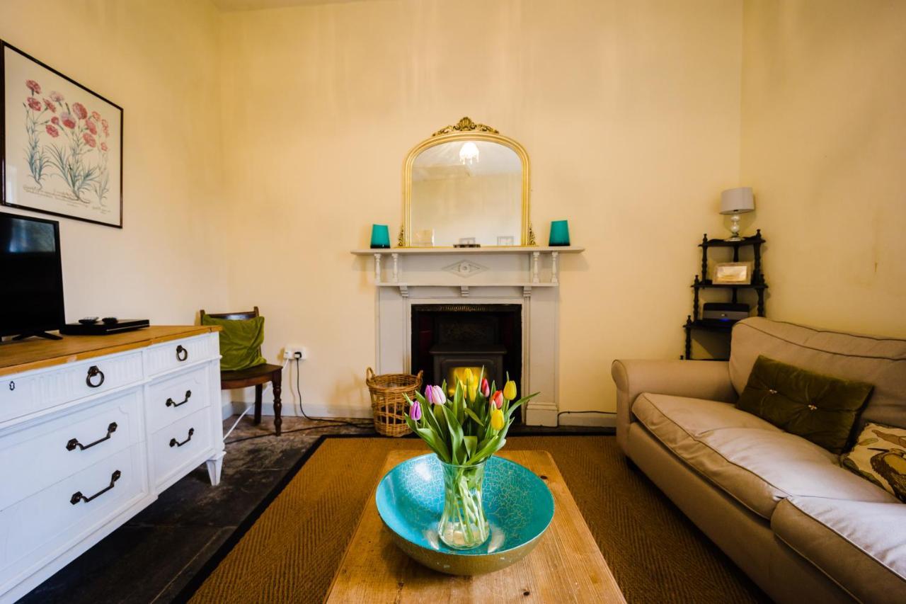 May Tree Cottage Manorbier 5 Mins From The Beach Sleeps 4 Exteriör bild